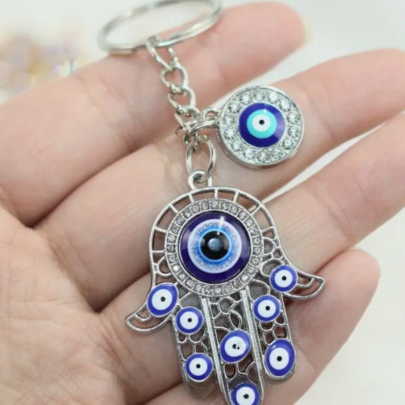 2 pcs Evil Eye Keychain- Gold & Silver - Picture 5 of 5